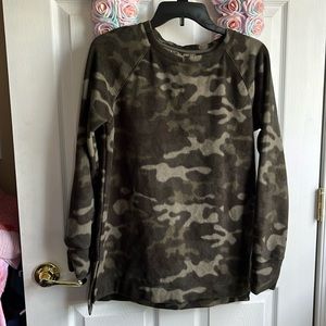 Cuddl duds microfleece camo shirt